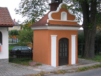 Zrestaurování kapličky v Mokrém Lomě.