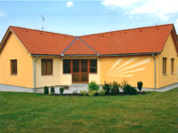 nátěr fasády, vykreslení slunečních paprsků do plochy. Šindlovy Dvory